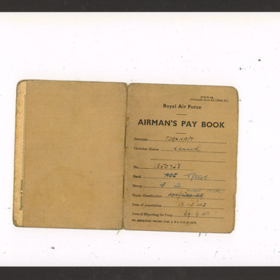 Ken Turnham&#039;s Airman&#039;s Pay book