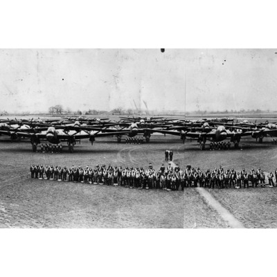 Squadron photograph airmen and aircraft