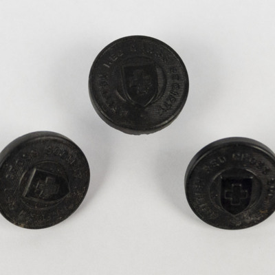 Three red cross buttons