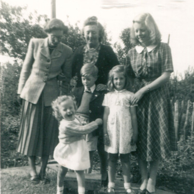Six Members of the Saunders Family