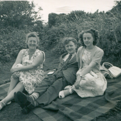 Ruby, Roy and Honor Saunders