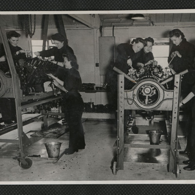Women&#039;s Royal Naval Service mechanics