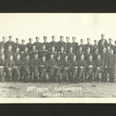 207 Squadron personnel