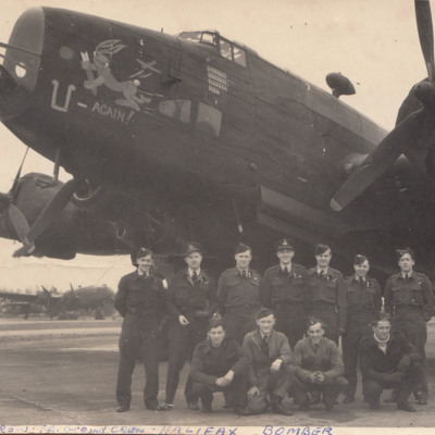 Halifax &#039;U again&#039; aircrew and ground crew