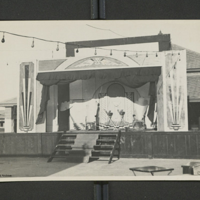 Cleopatra&#039;s Court Stage