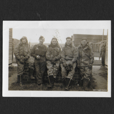 Five trainees at elementary gunnery school