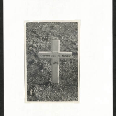 Temporary graveyard cross